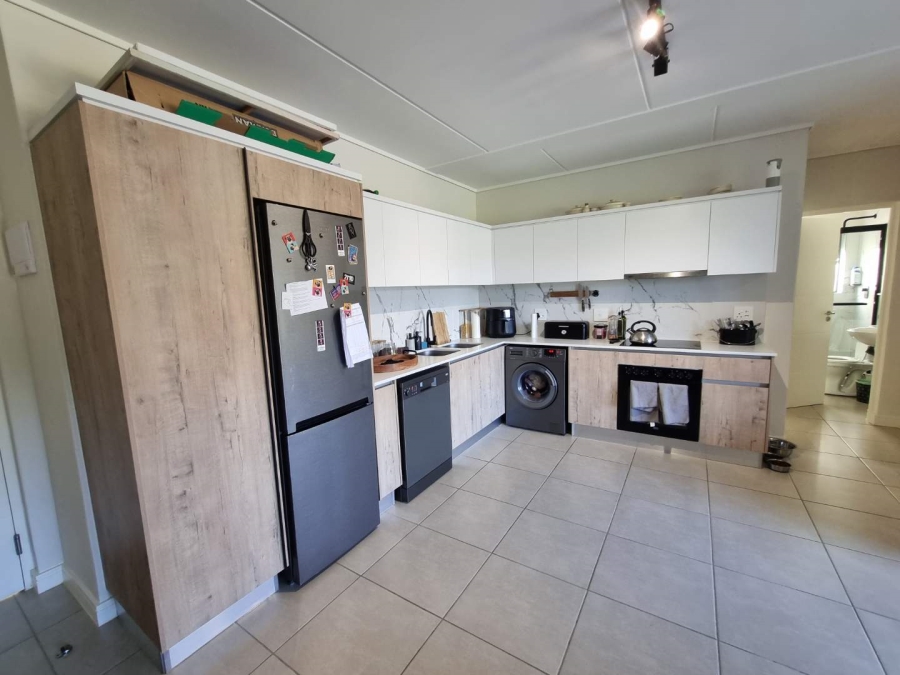 To Let 2 Bedroom Property for Rent in Richwood Western Cape